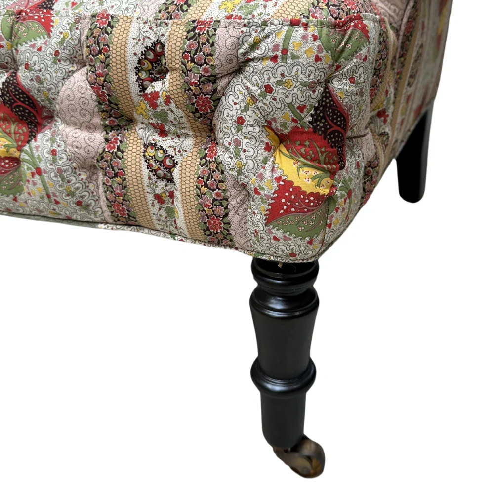 Royal Chair in Décors Barbares Casse-Noisette Pink Fabric - Image 5